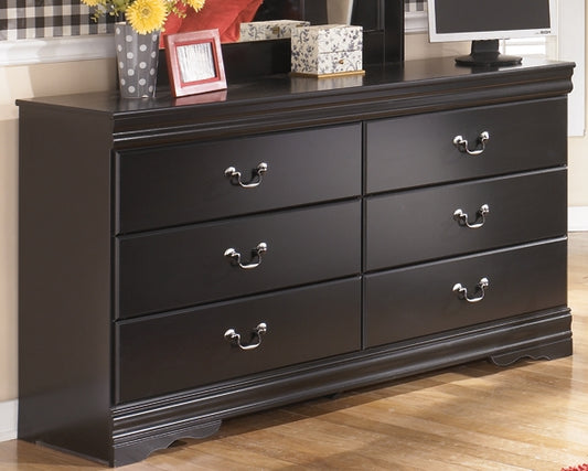 Huey Vineyard Six Drawer Dresser - Discount Furniture Connection