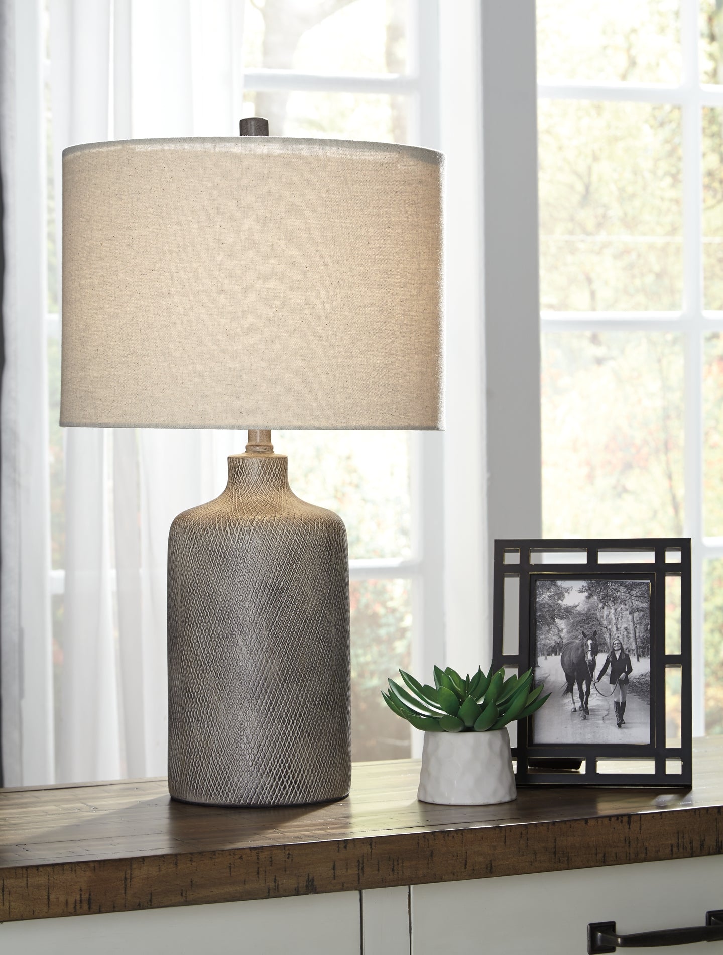 Linus Ceramic Table Lamp (1/CN) - Discount Furniture Connection