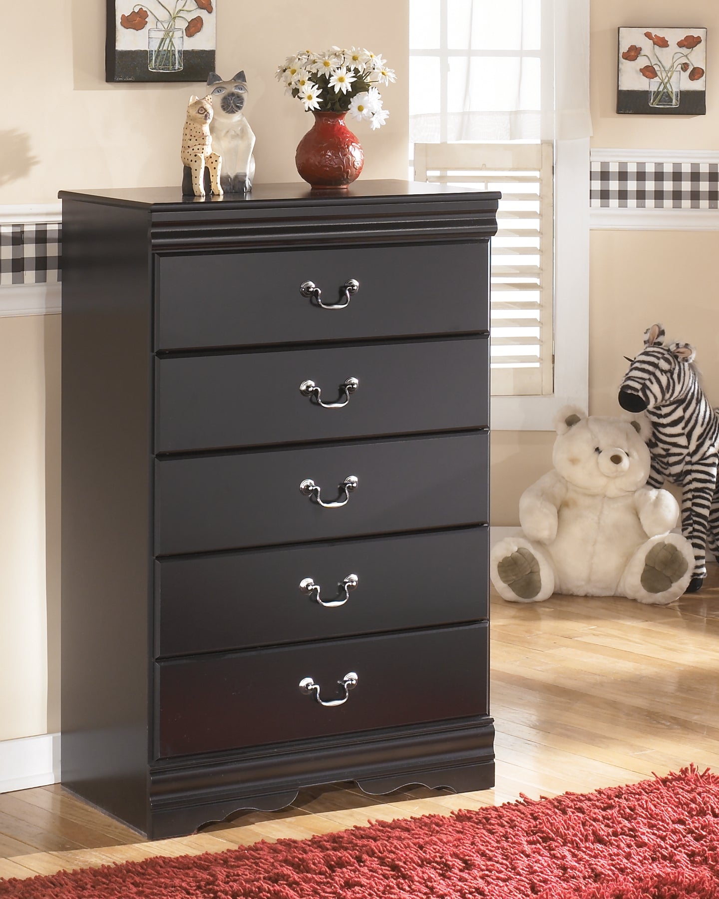Huey Vineyard Five Drawer Chest - Discount Furniture Connection