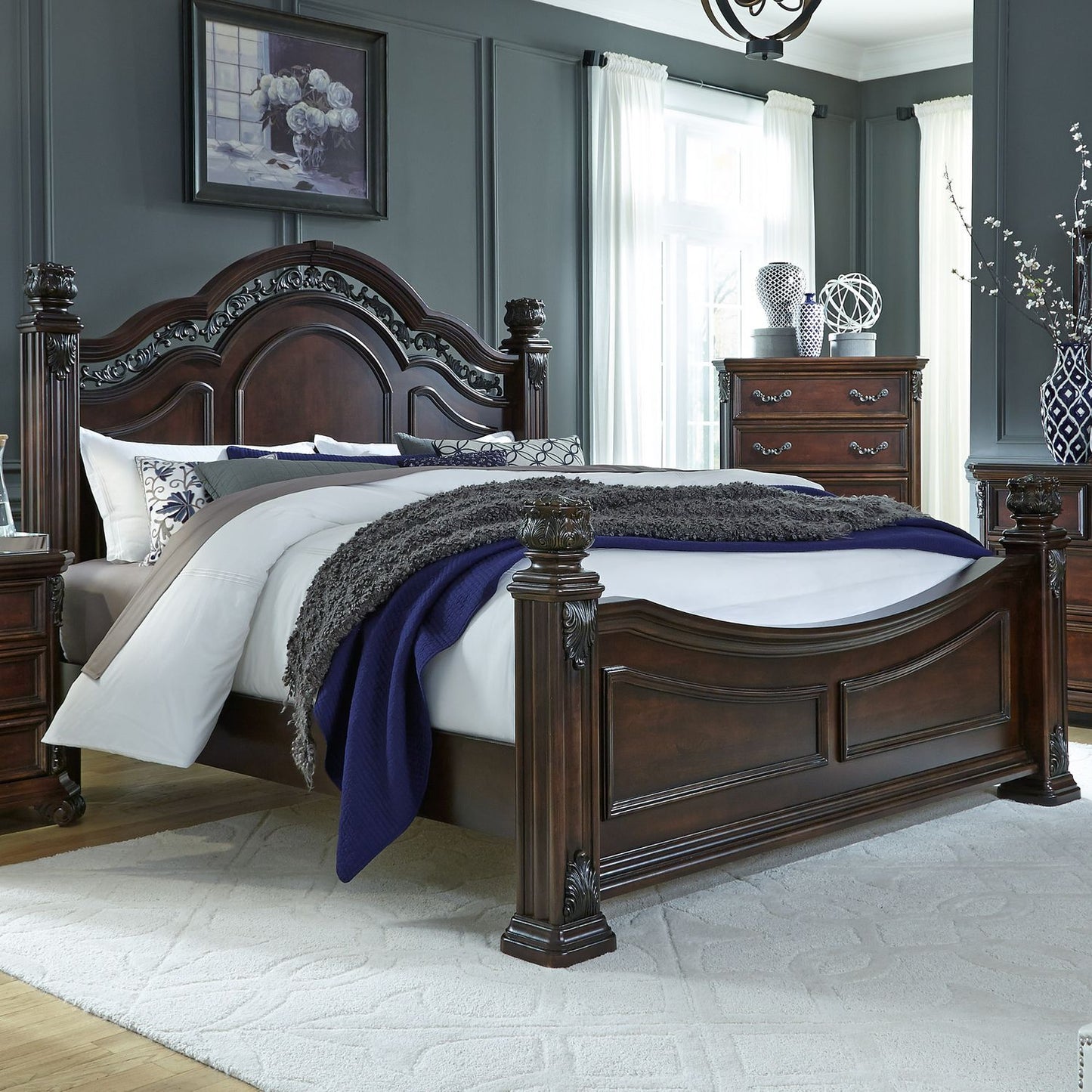 King Poster Bed
