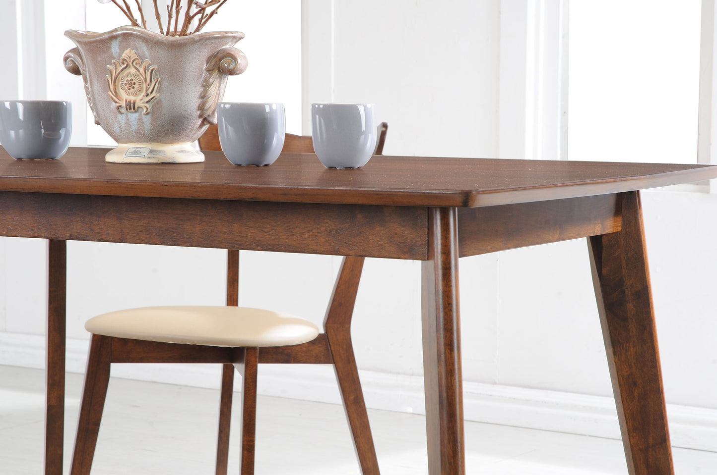 Kersey Rectangular 47-inch Wood Dining Table Chestnut - Discount Furniture Connection