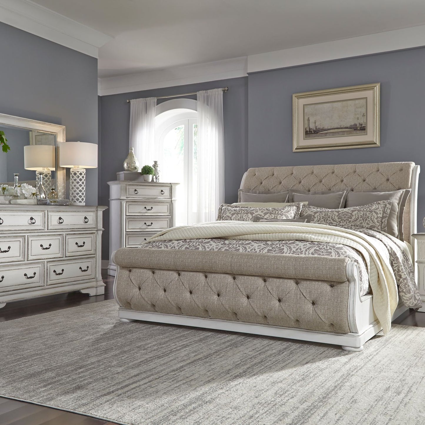 King California Sleigh Bed, Dresser & Mirror, Chest