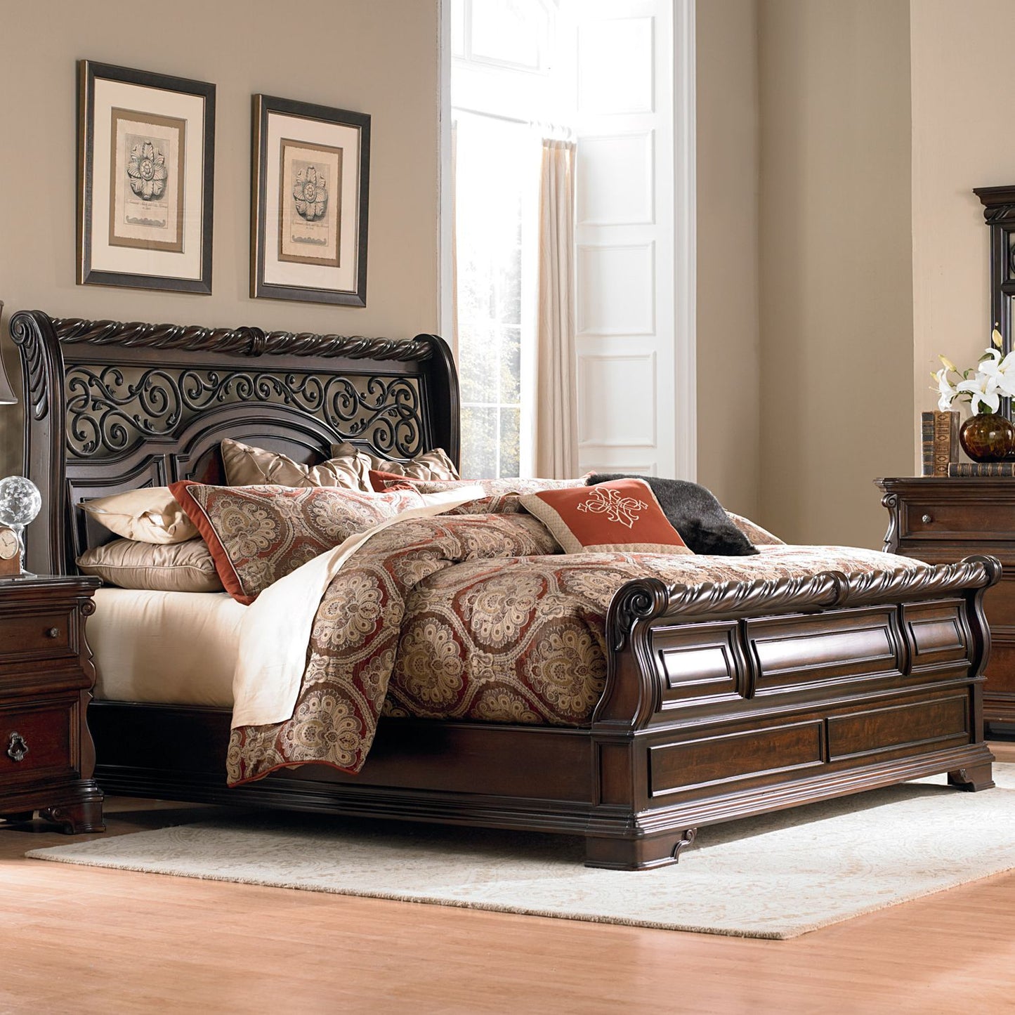 King California Sleigh Bed