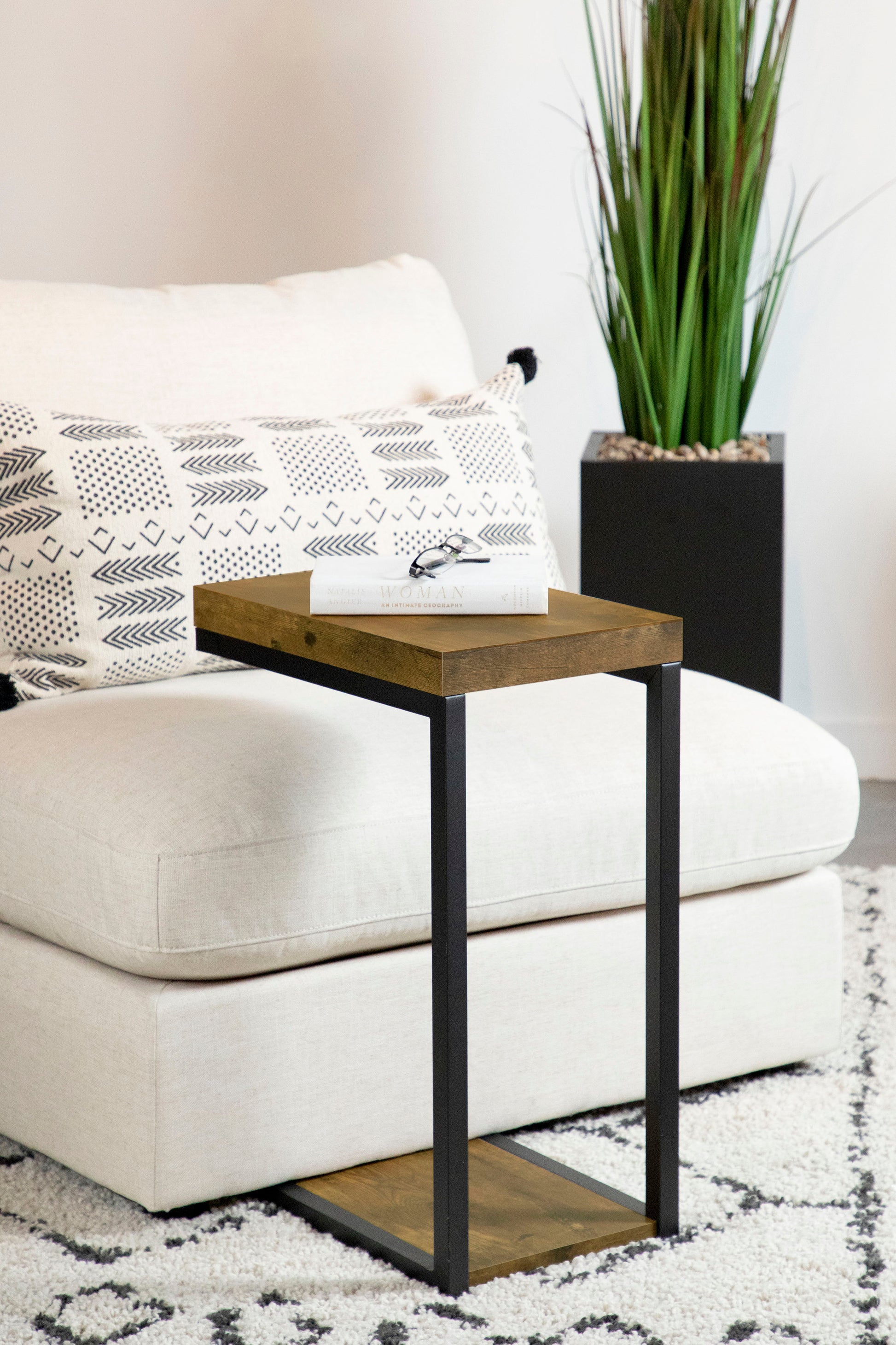 Beck Engineered Wood C-Shape Sofa Side Table Antique Nutmeg - Discount Furniture Connection