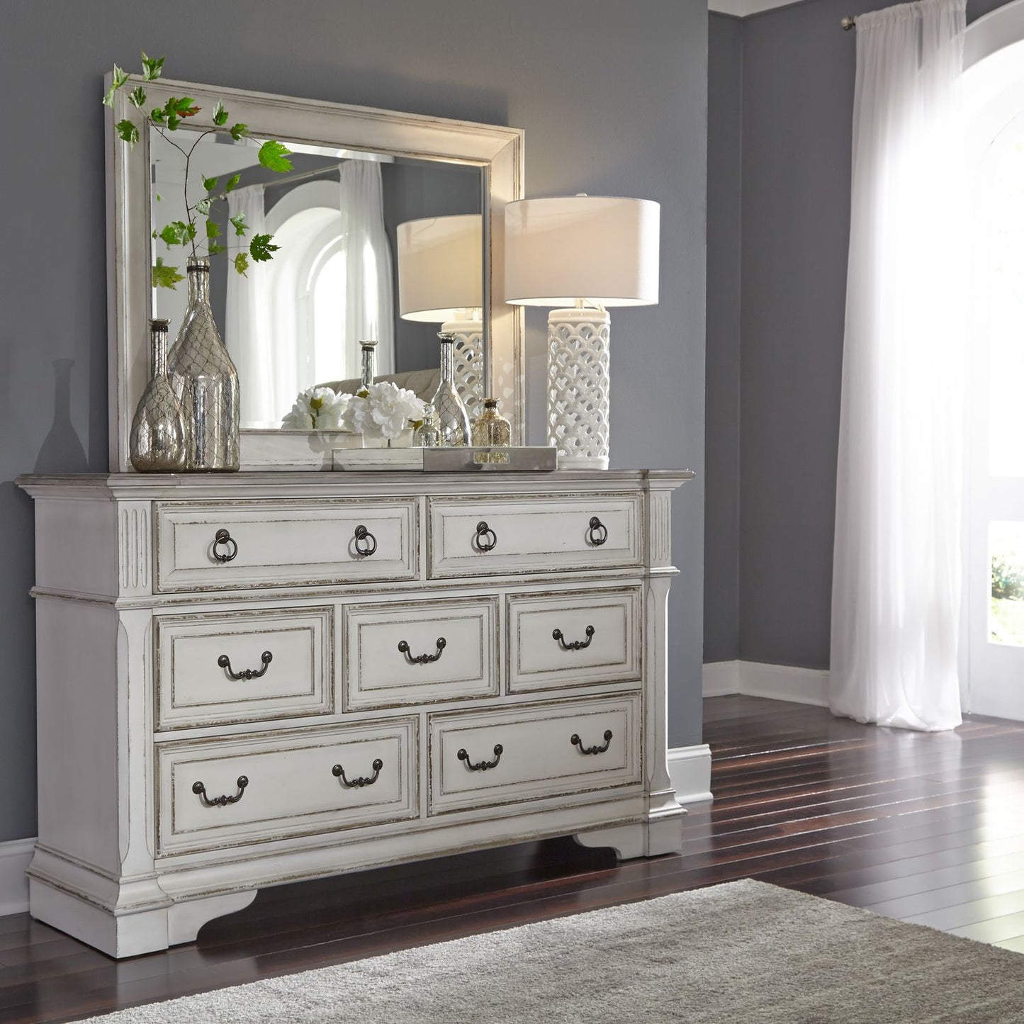 King California Sleigh Bed, Dresser & Mirror