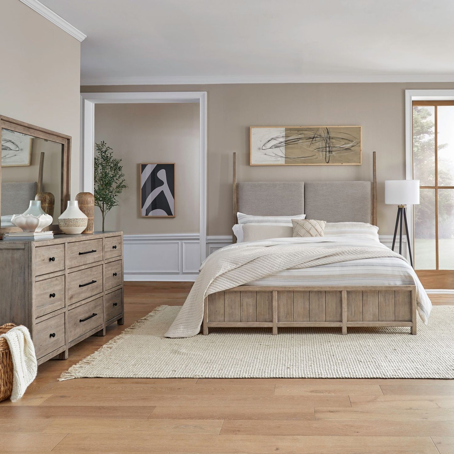 King Poster Bed, Dresser & Mirror