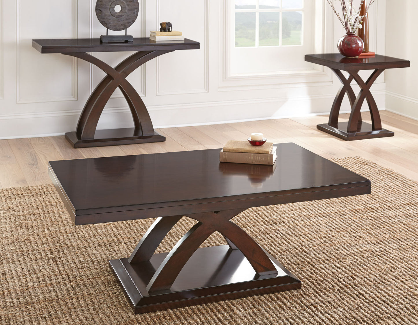 Jocelyn

Cocktail Table
End Table
Sofa Table