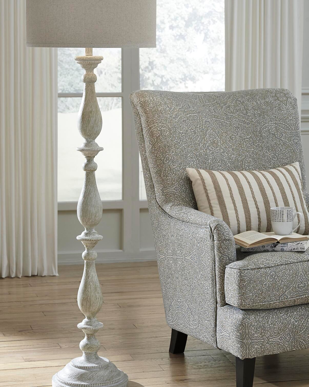 Bernadate Poly Floor Lamp (1/CN) - Discount Furniture Connection