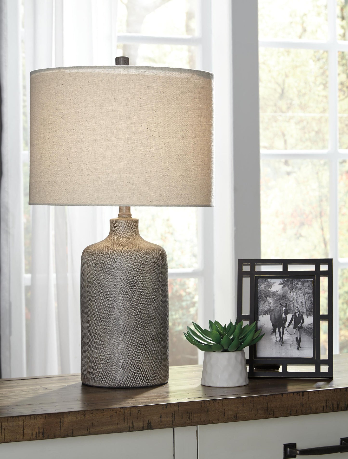 Linus Ceramic Table Lamp (1/CN) - Discount Furniture Connection