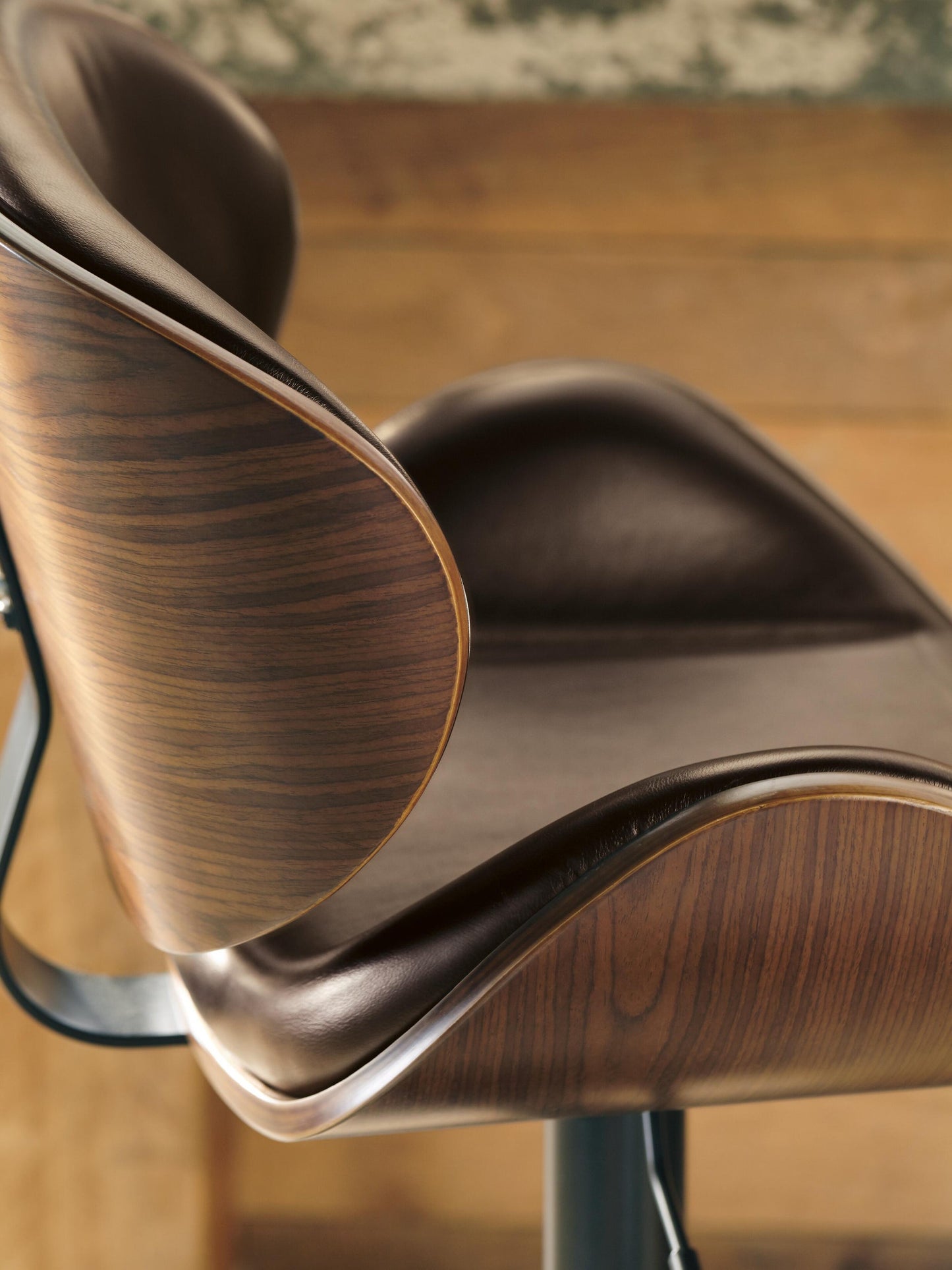 Bellatier Tall UPH Swivel Barstool(1/CN) - Discount Furniture Connection