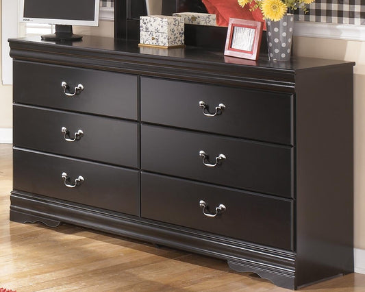Huey Vineyard Six Drawer Dresser - Discount Furniture Connection