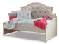 Realyn Twin Day Bed with 1 Large Storage Drawer - Discount Furniture Connection