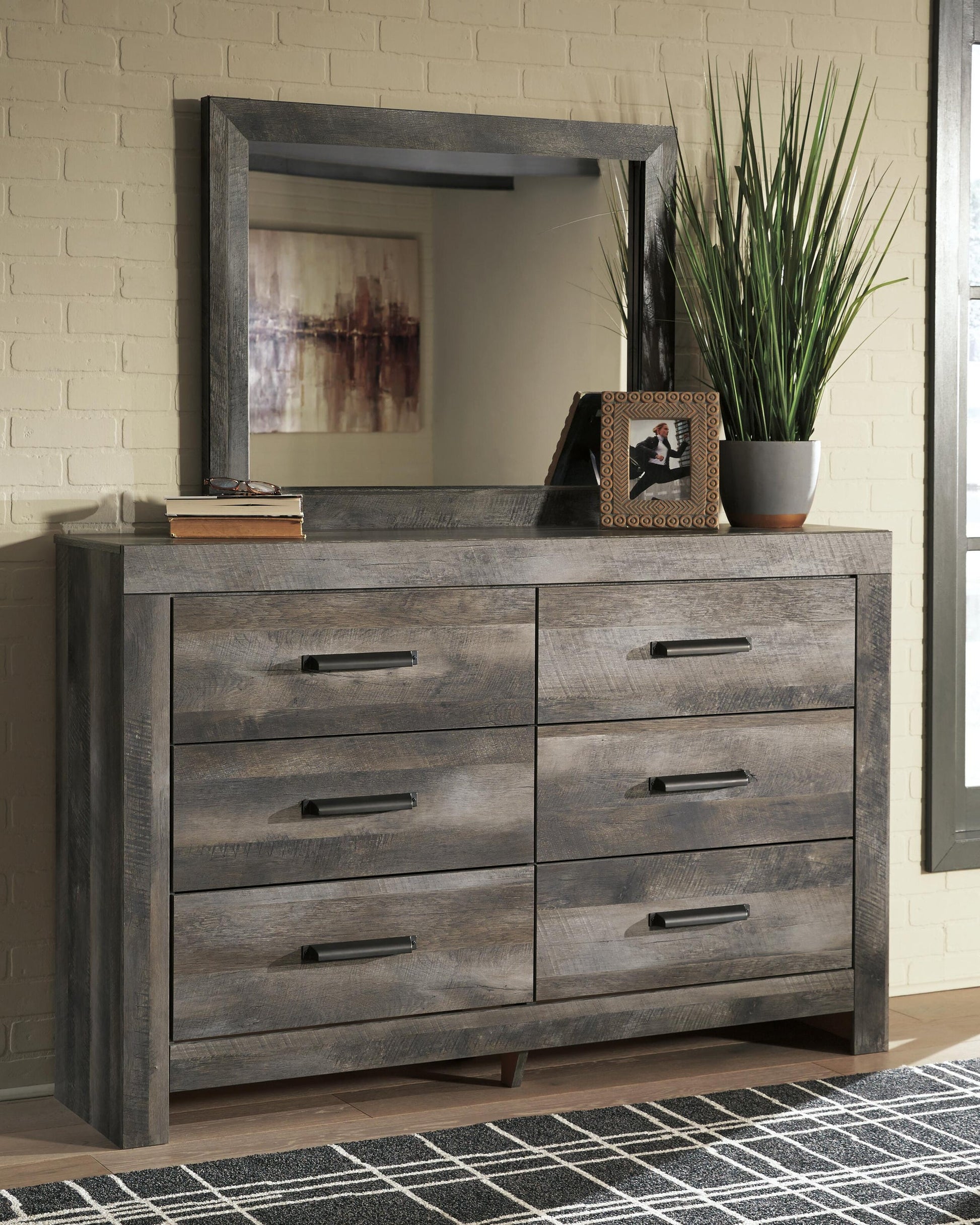 Wynnlow Dresser and Mirror - Discount Furniture Connection