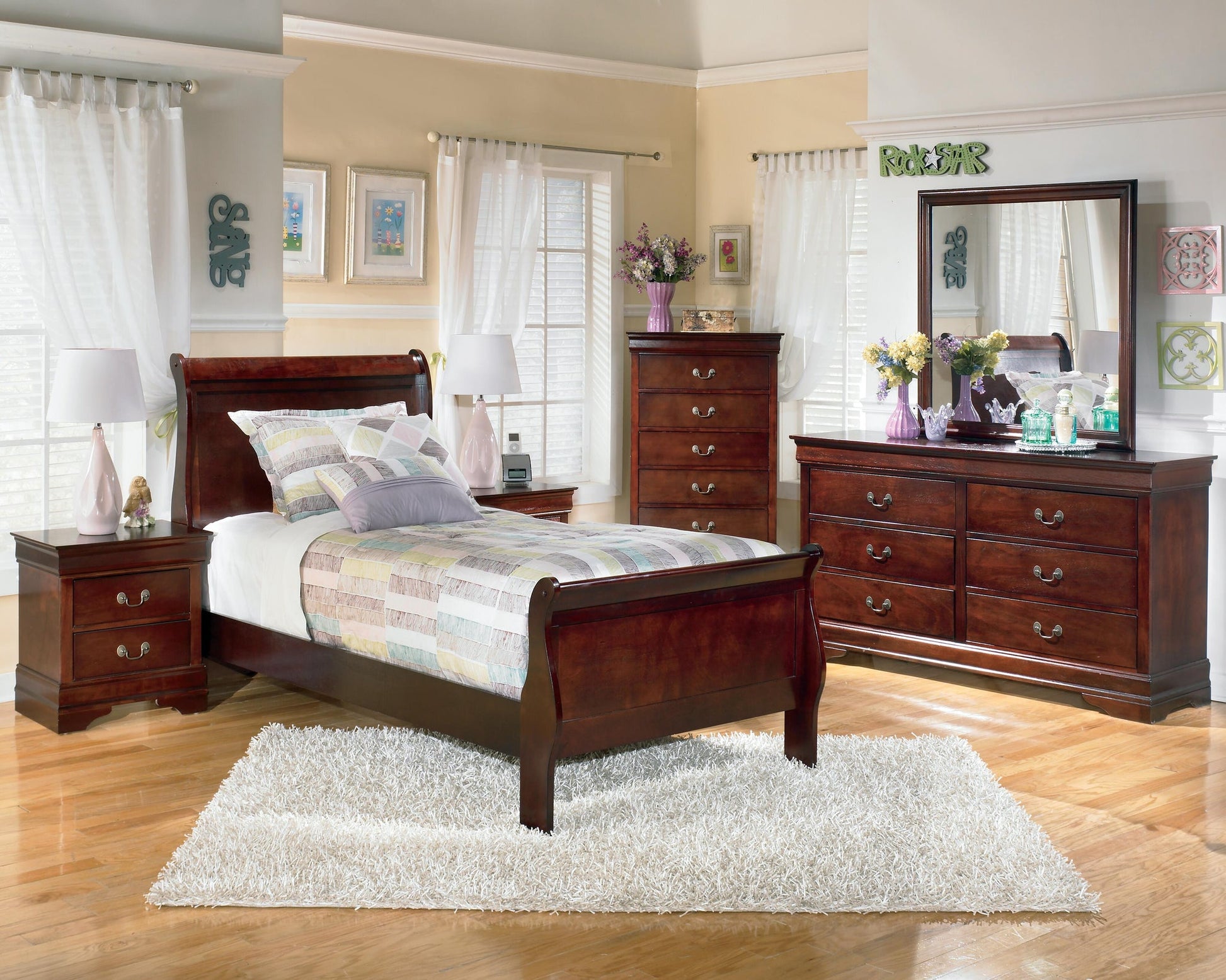Alisdair Chest - Discount Furniture Connection