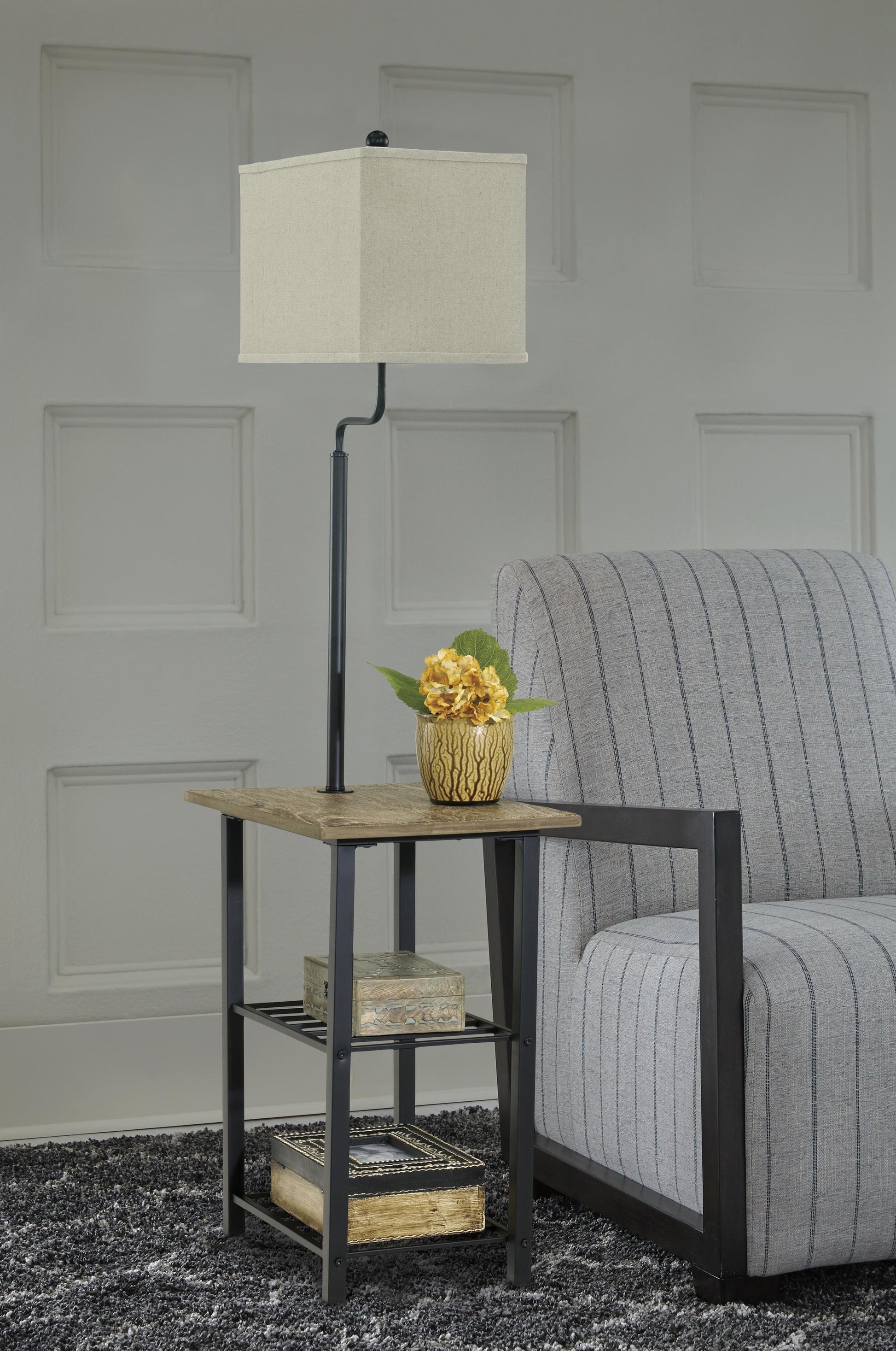 Shianne Metal Tray Lamp (1/CN) - Discount Furniture Connection