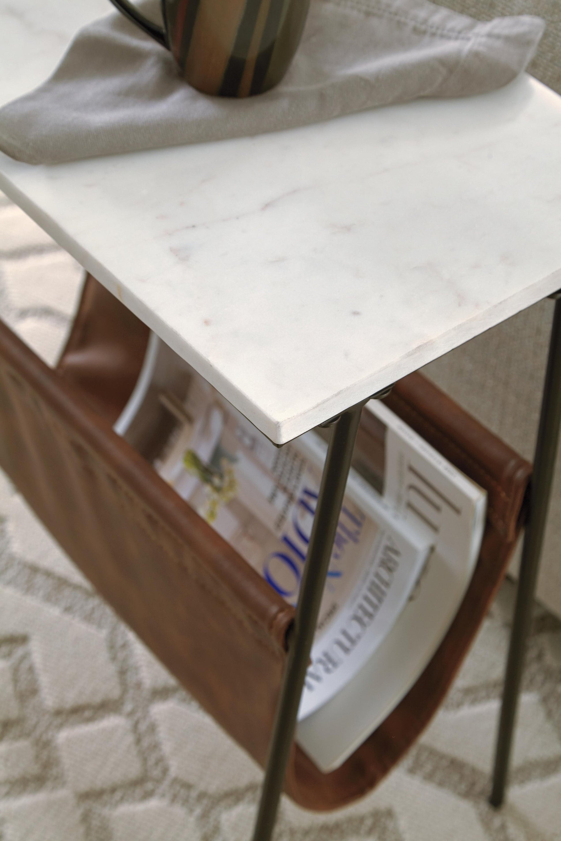 Etanbury Accent Table - Discount Furniture Connection