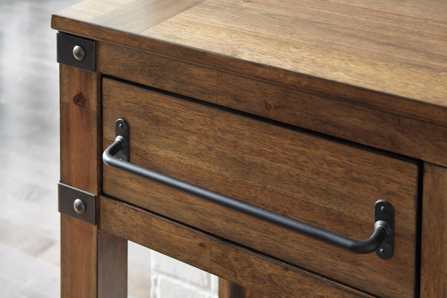 Roybeck Accent Cabinet - Discount Furniture Connection