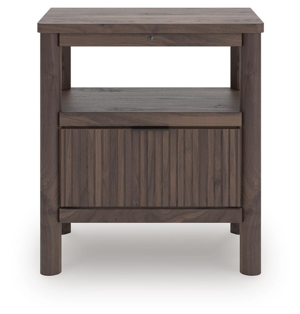Pamytta King Panel Bed, Dresser, Mirror and Nightstand