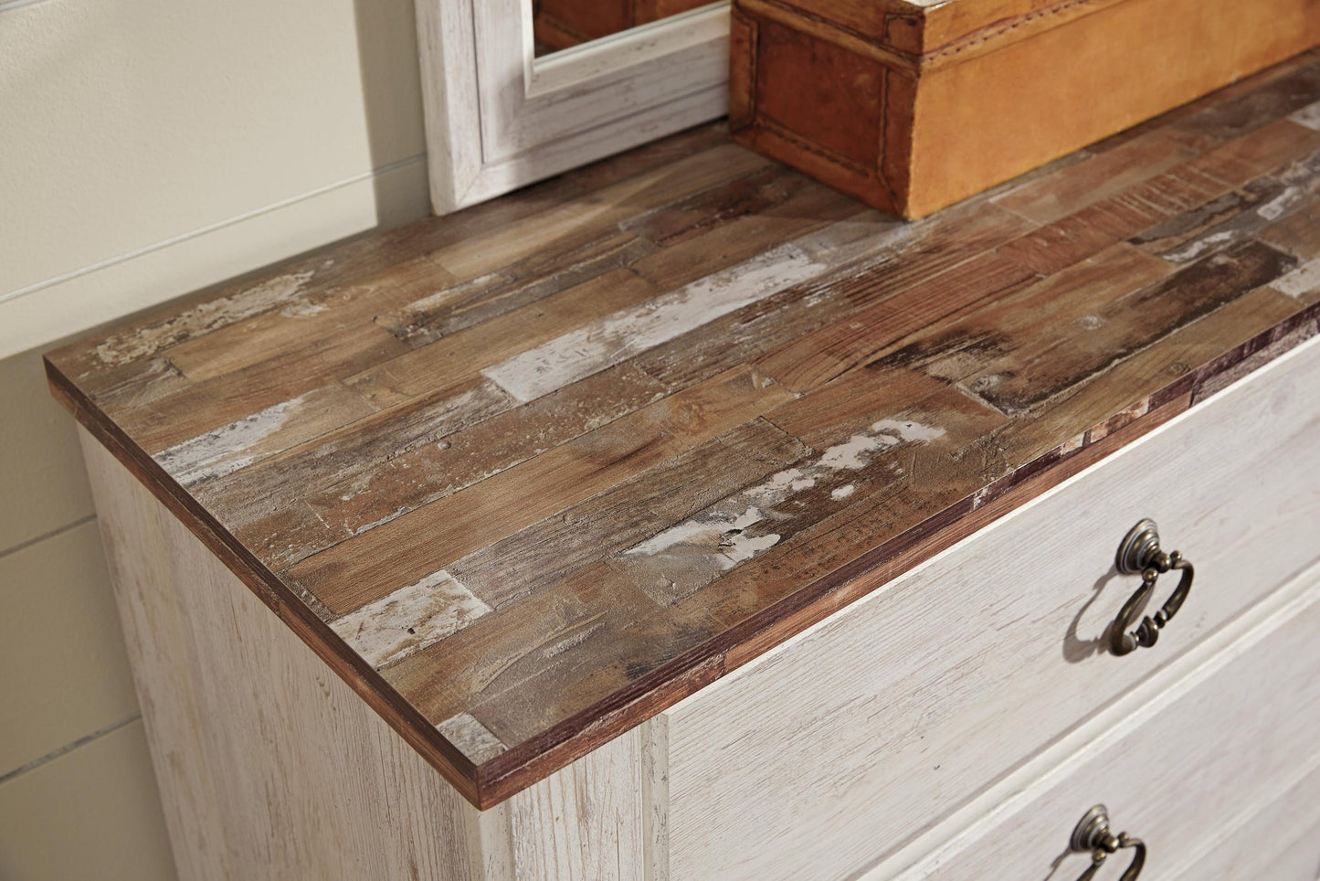 Willowton Dresser and Mirror - Discount Furniture Connection