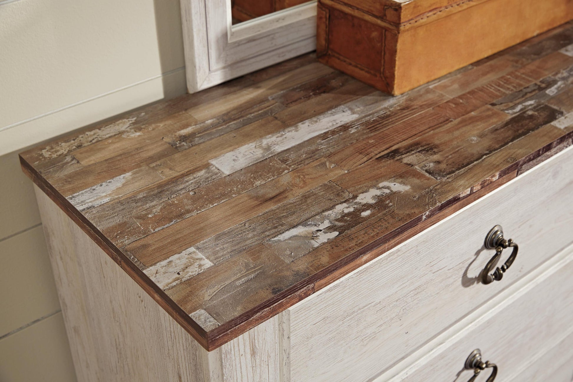 Willowton Dresser and Mirror - Discount Furniture Connection