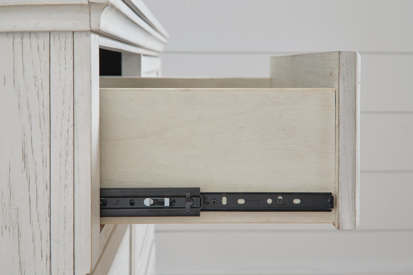 Robbinsdale Five Drawer Chest - Discount Furniture Connection