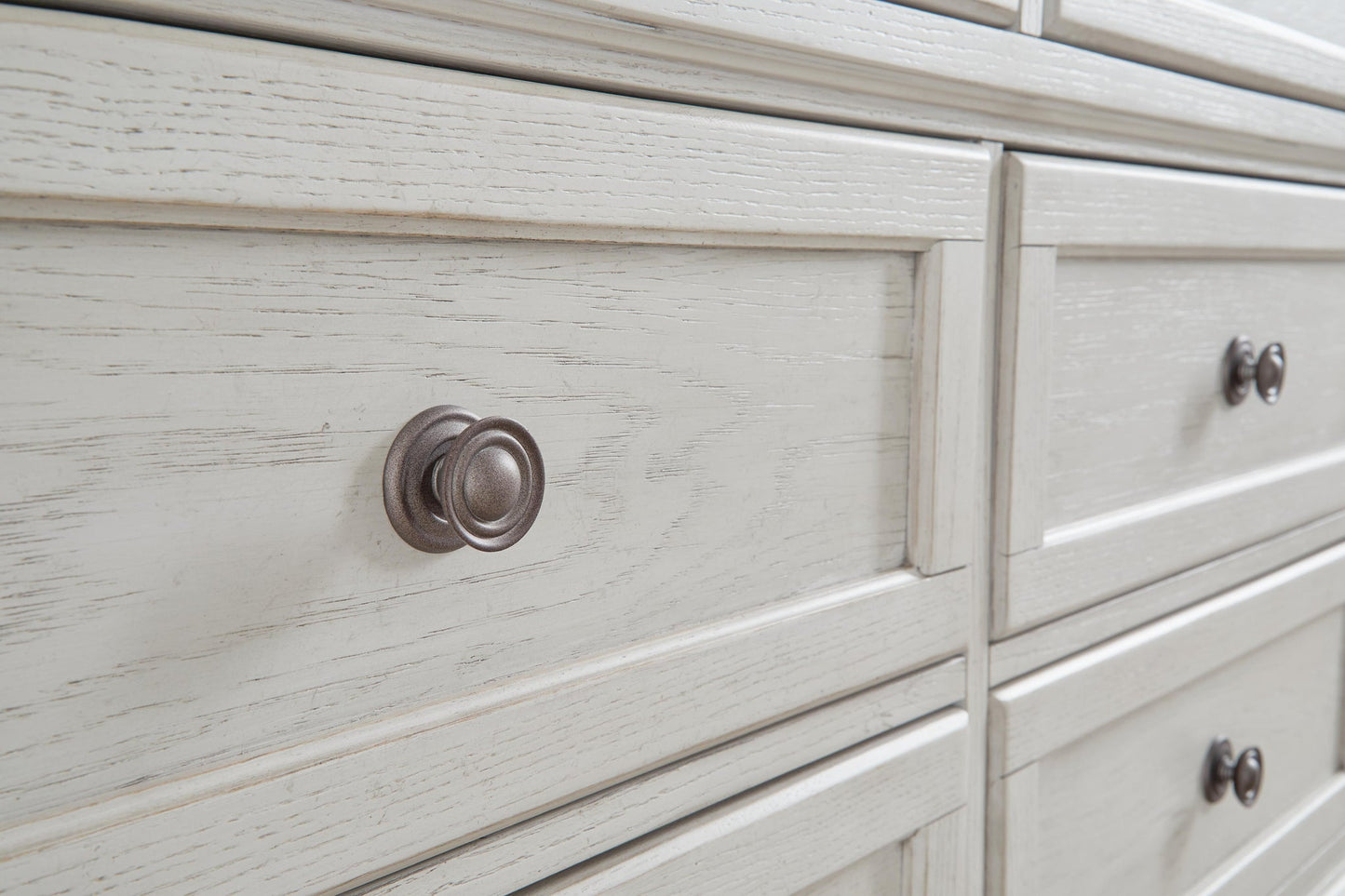 Robbinsdale Dresser - Discount Furniture Connection